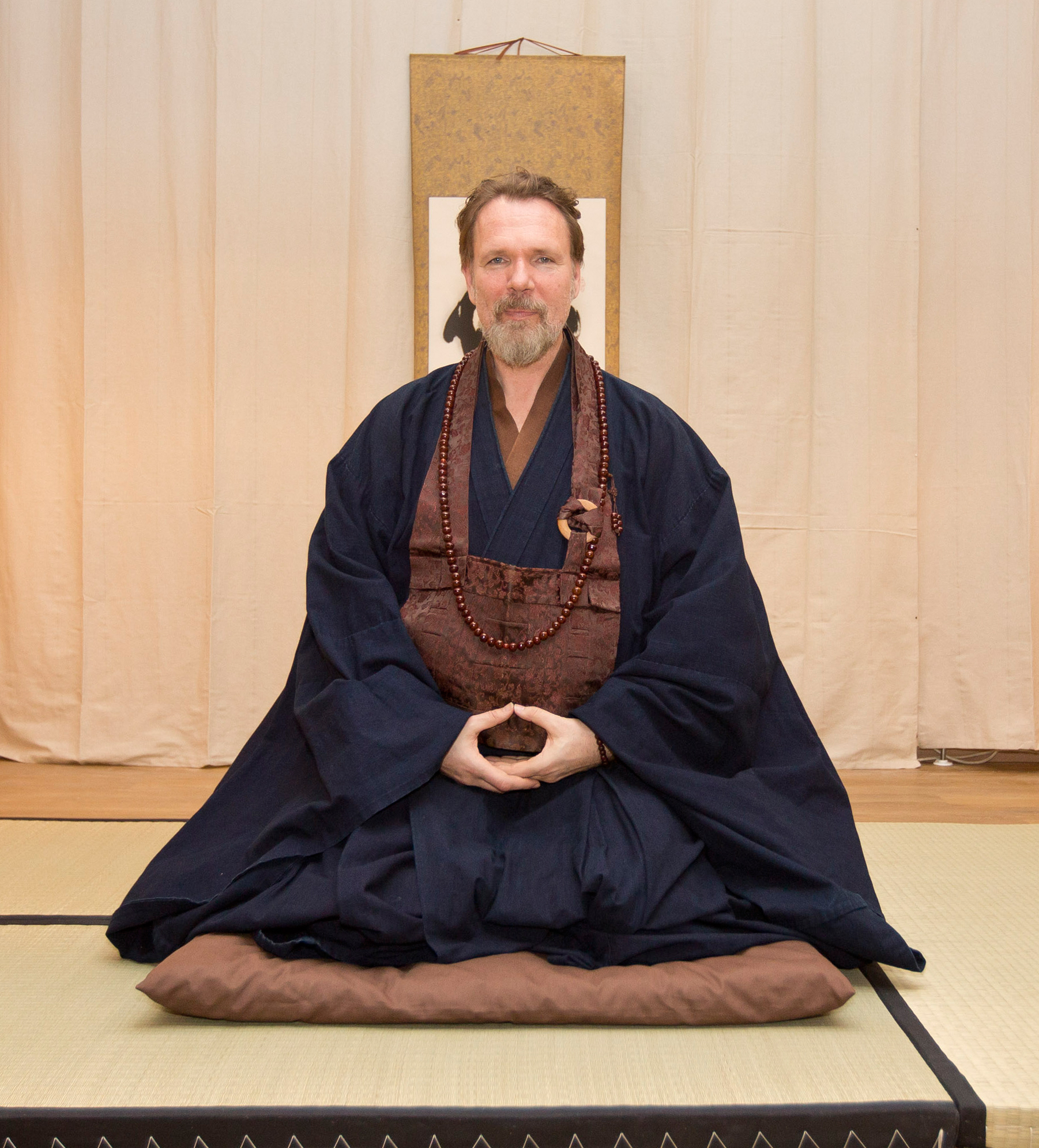 Zen-Meister Hinnerk Polenski gründetet die Zen Schule.